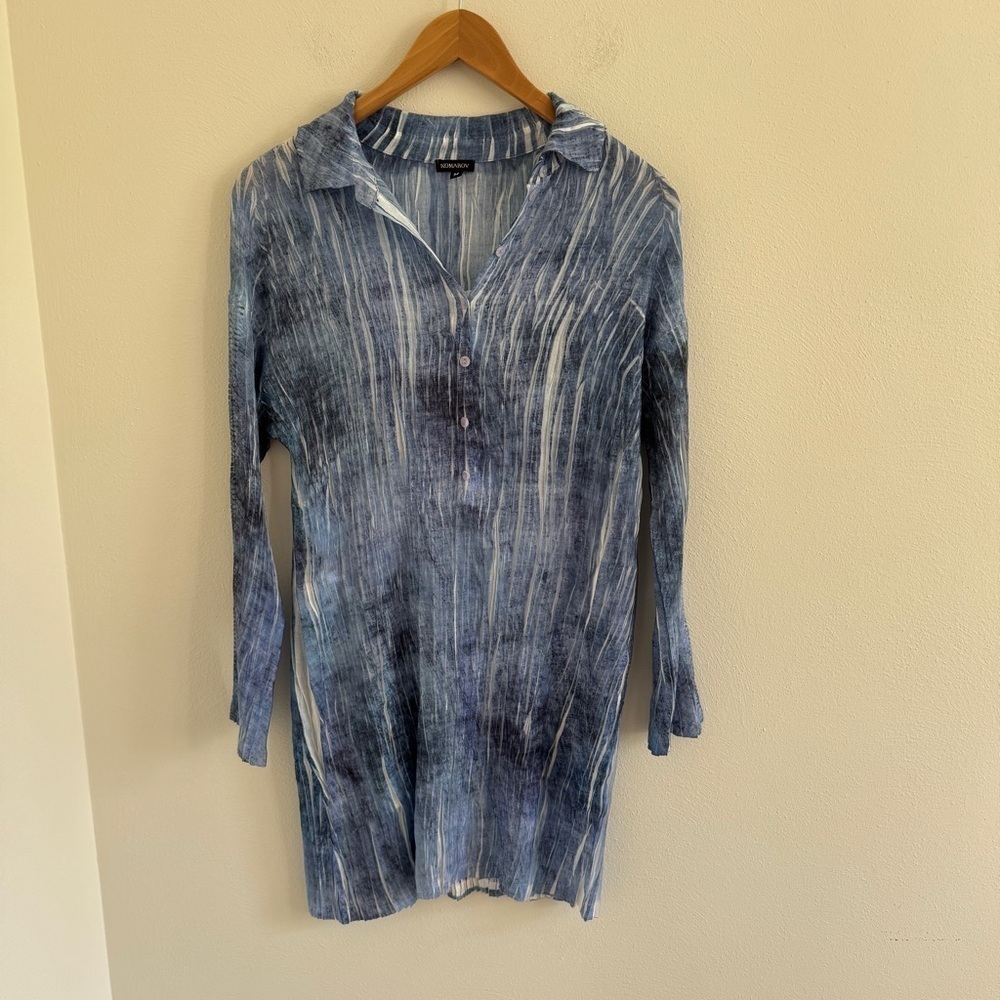 Komarov Blue and White Crinkle Plisse Tunic